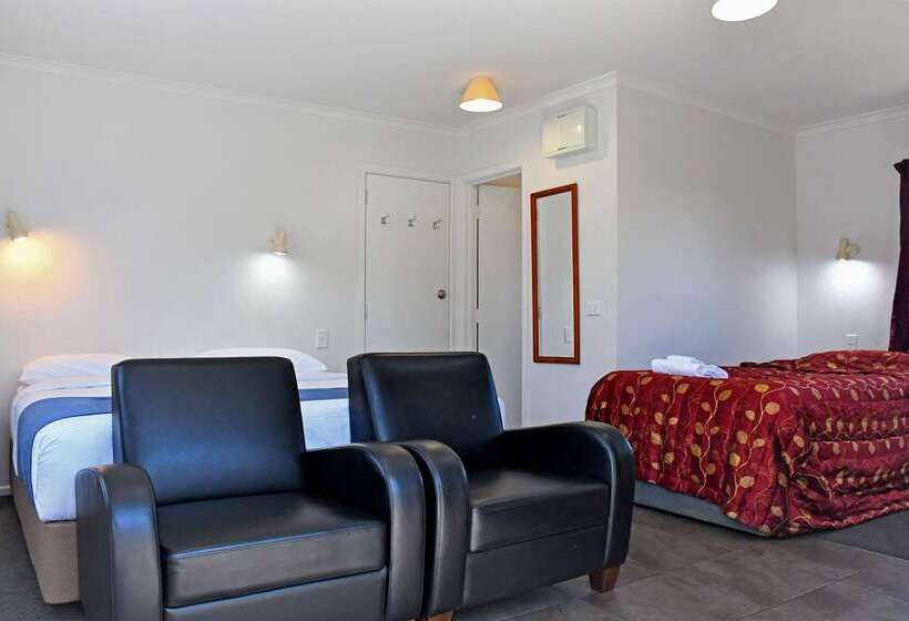 هتل Comfort Inn Westshore Beach