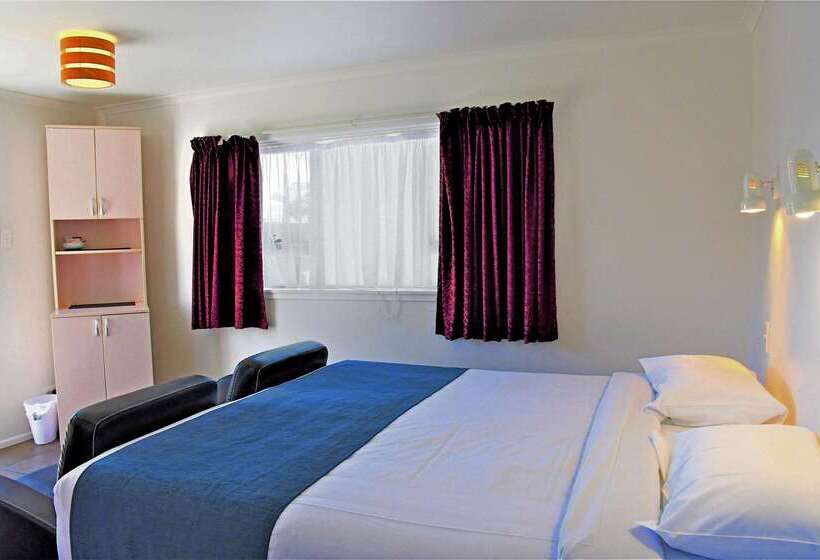 هتل Comfort Inn Westshore Beach