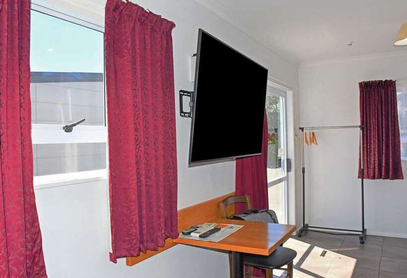 هتل Comfort Inn Westshore Beach