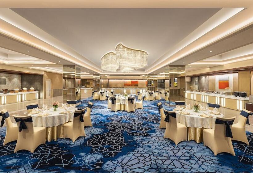 Hotel Courtyard By Marriott Bhopal