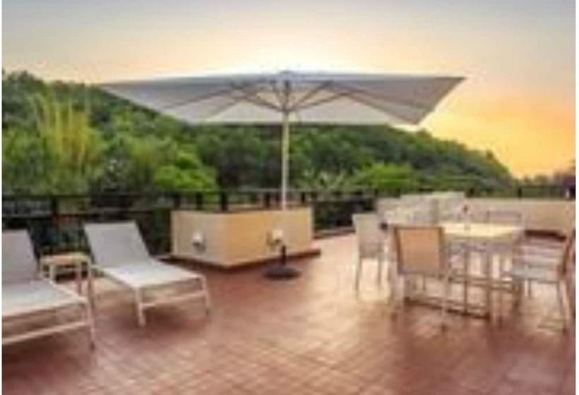 هتل Deltin Suites