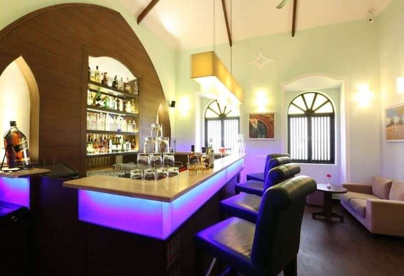 هتل Deltin Suites