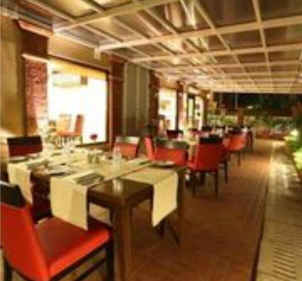 هتل Deltin Suites