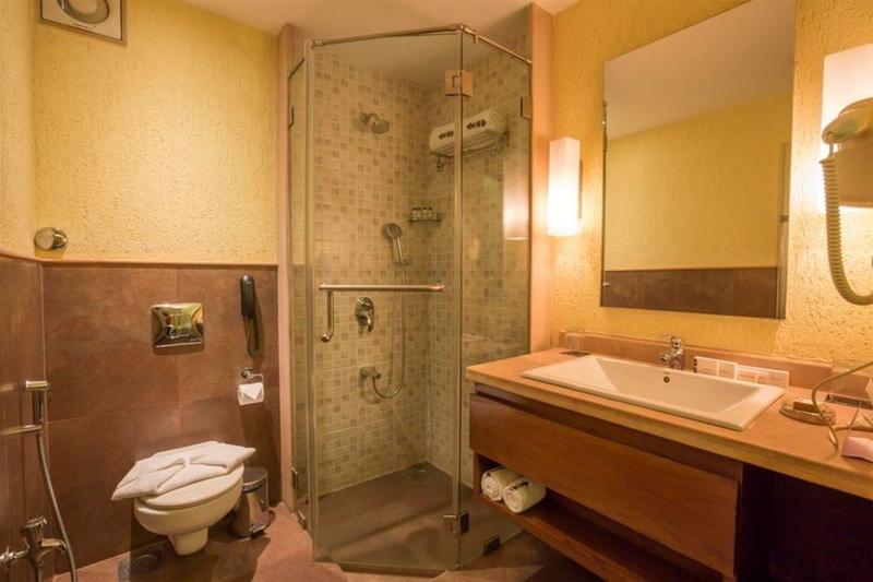 هتل Deltin Suites