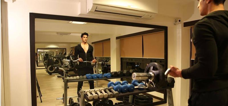 هتل Deltin Suites