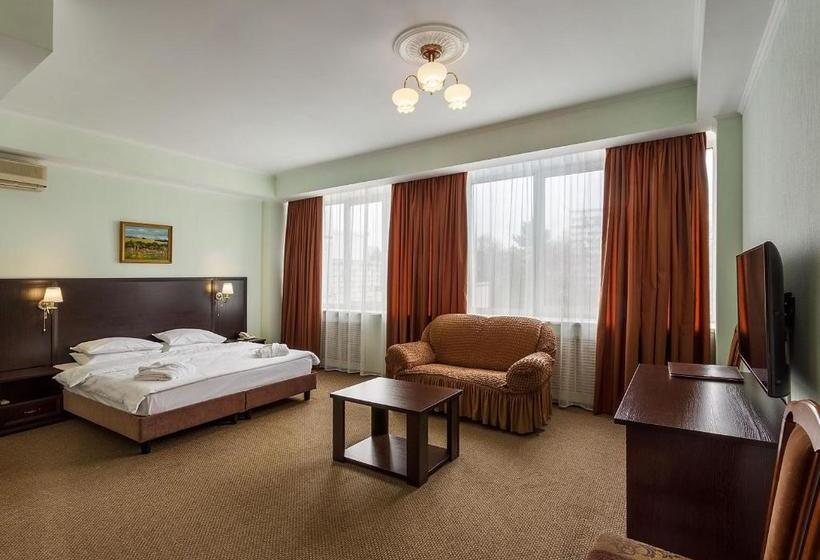 هتل Devon Medical & Spa