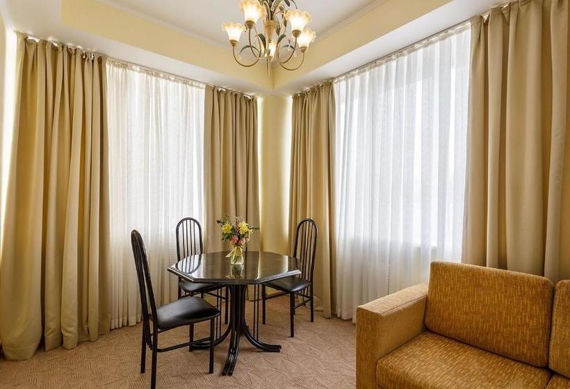 هتل Devon Medical & Spa