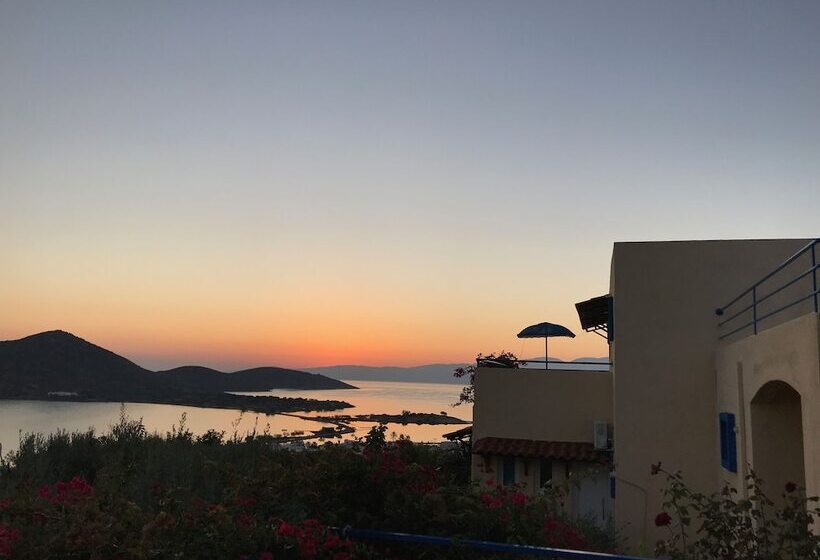 هتل Elounda Heights