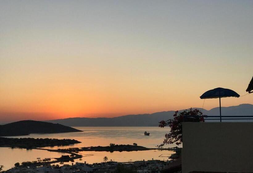 هتل Elounda Heights