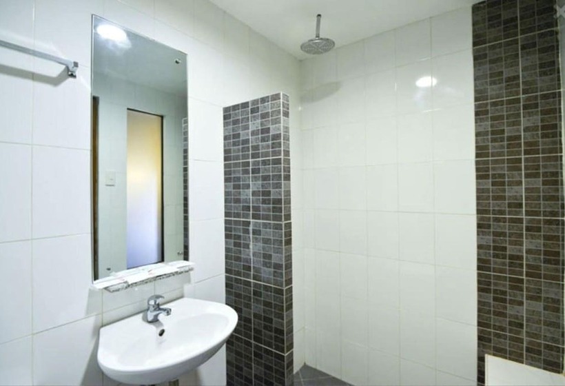 Отель Express Inn Mactan