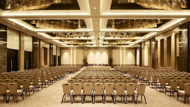 בית מלון כפרי Fairmont Baku  Flame Towers