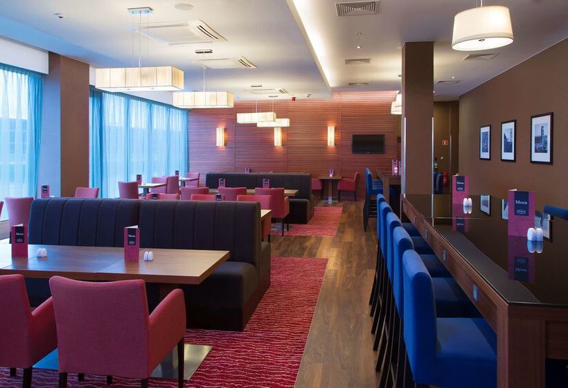 فندق Hampton By Hilton Gdansk Airport