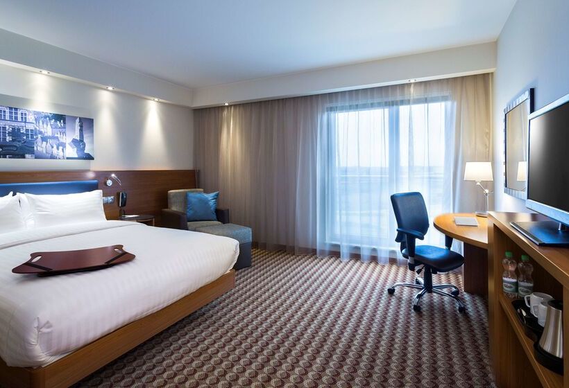 هتل Hampton By Hilton Gdansk Airport