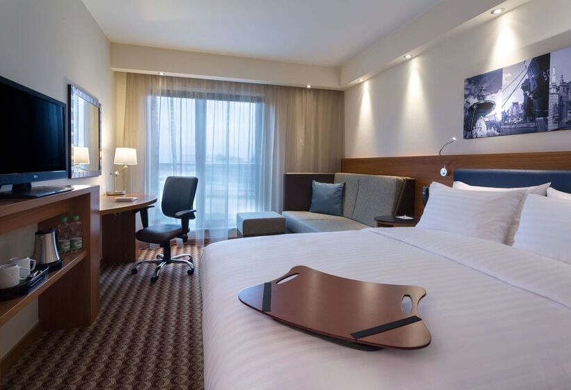 Hotel Hampton By Hilton Gdansk Airport