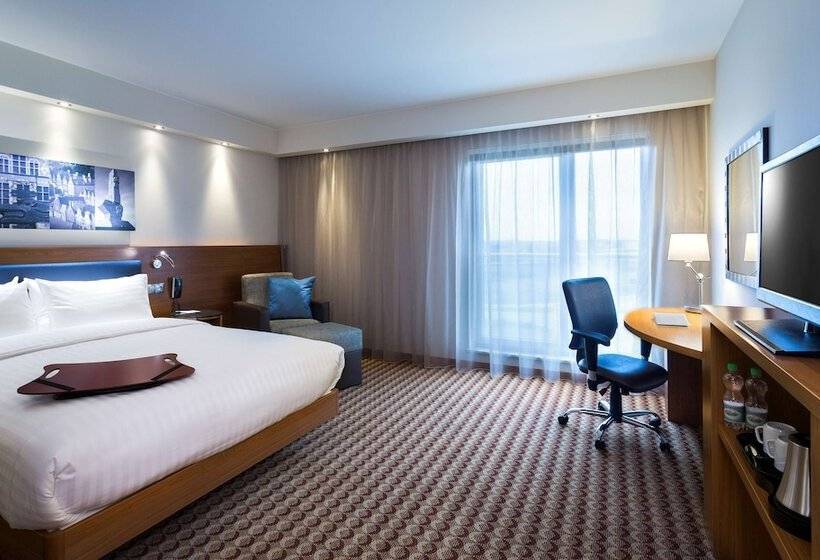 Hotel Hampton By Hilton Gdansk Airport