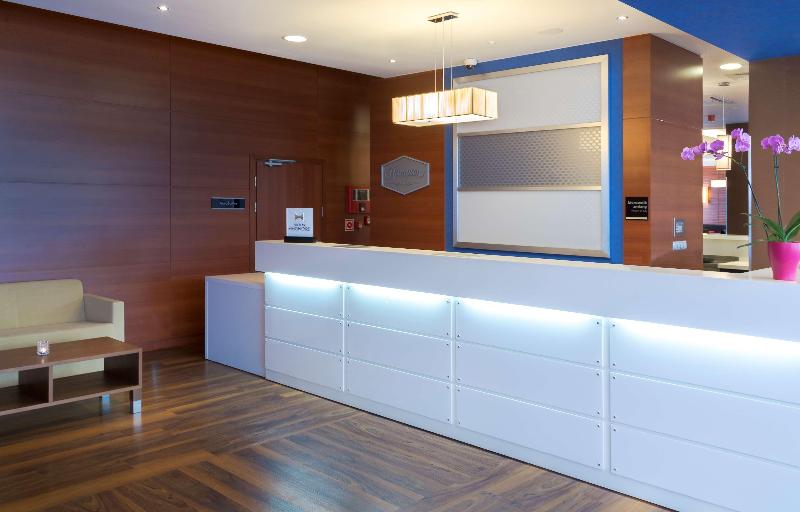 هتل Hampton By Hilton Gdansk Airport