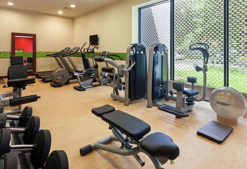 هتل Hampton By Hilton Warsaw Airport
