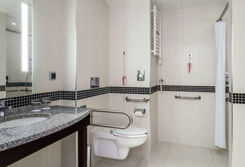 هتل Hampton By Hilton Warsaw Airport