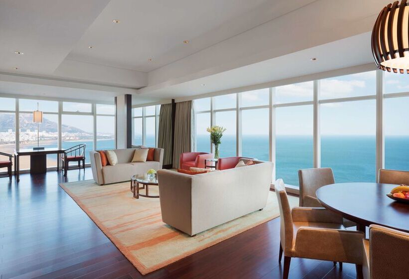 هتل Hyatt Regency Qingdao