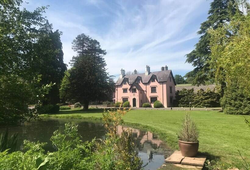 Cwrt Bleddyn Hotel & Spa