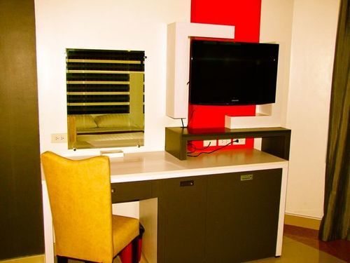 ホテル The Metropolis Suites Davao