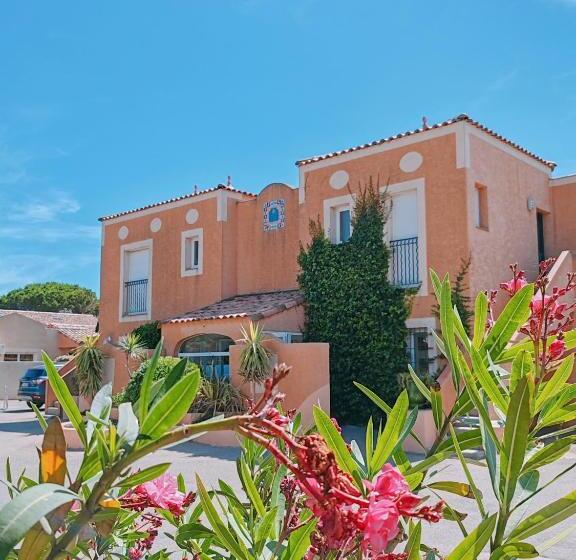اقامتگاه Résidence L Oustal Des Mers