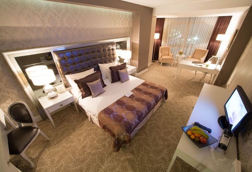Qafqaz Baku City Hotel & Residences