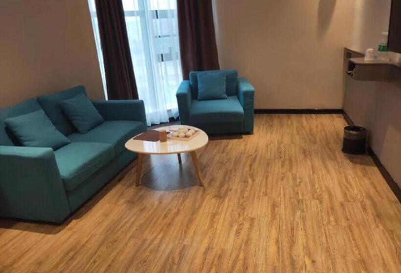 هتل City Comfort Inn Huanggang Luotian Yishui Waitan