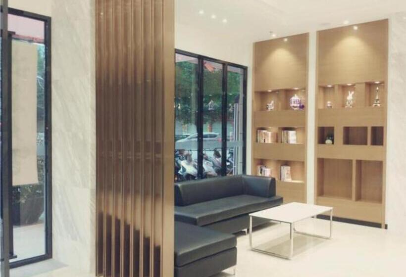 Отель City Comfort Inn Yangjiang Yangchun Bus Station