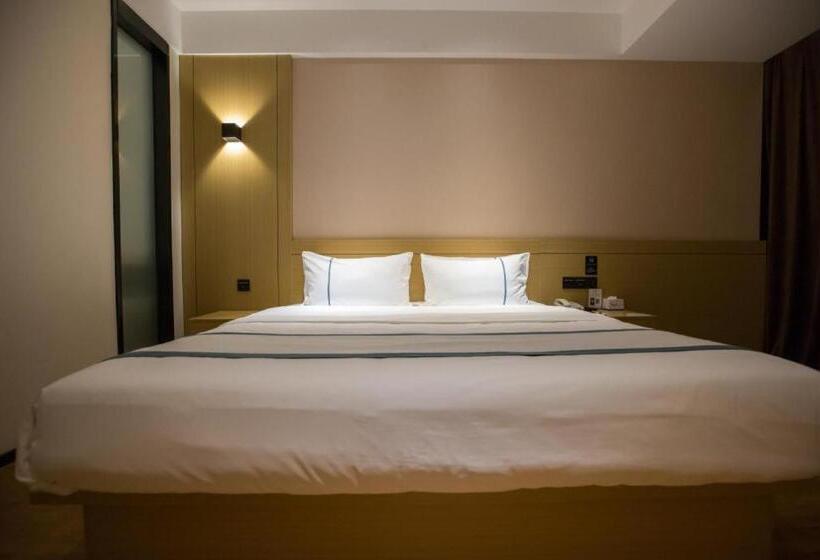 Отель City Comfort Inn Zhanjiang Middle Haibin Avenue Wanda Plaza