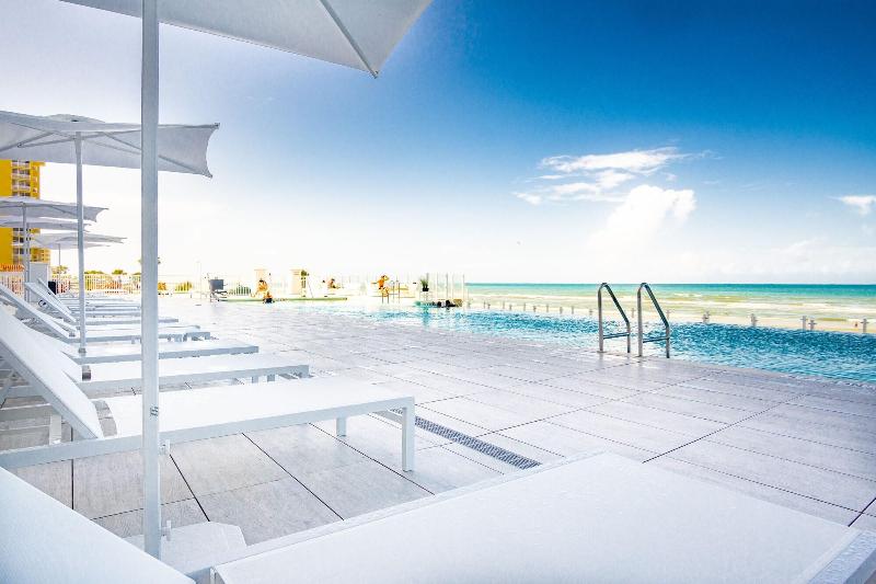 בית מלון כפרי Daytona Grande Oceanfront Resort