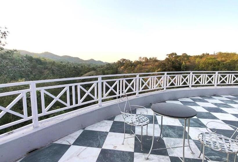 فندق The Sky Imperial Pavoreal Jungle Resort