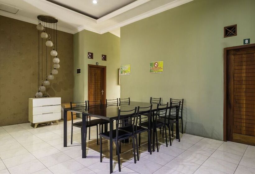 هاستل Spot On 2806 Wisma Syariah