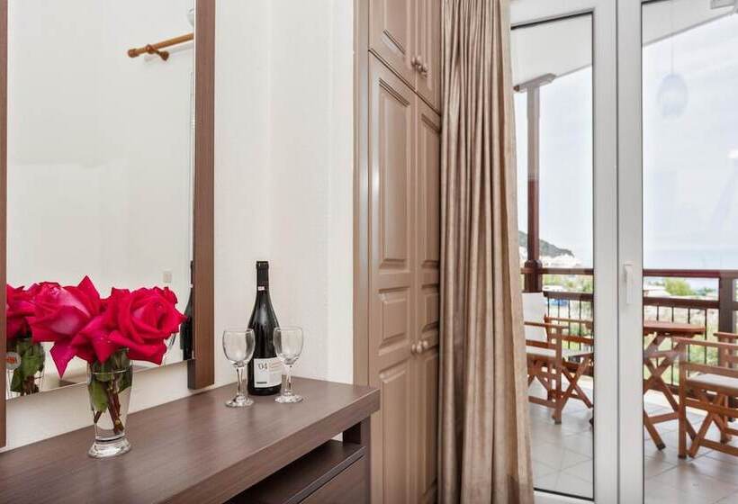 هتل Akti Fine Rooms