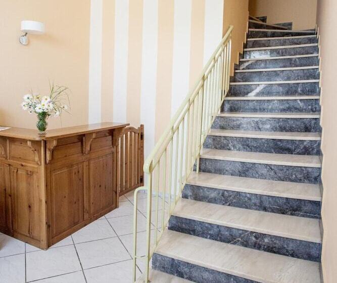 هتل Akti Fine Rooms