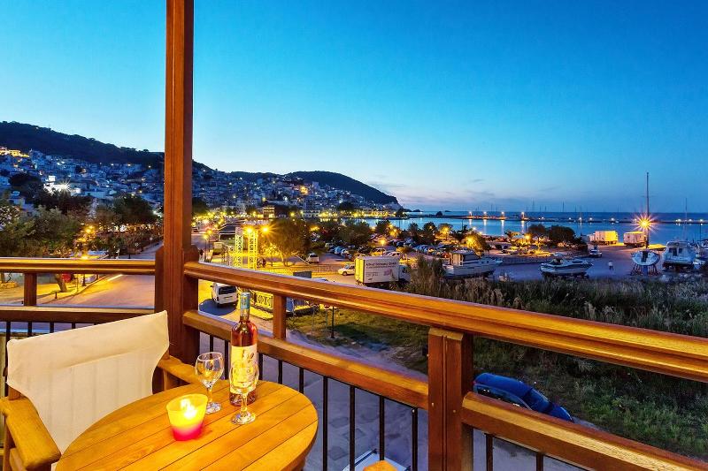 هتل Akti Fine Rooms
