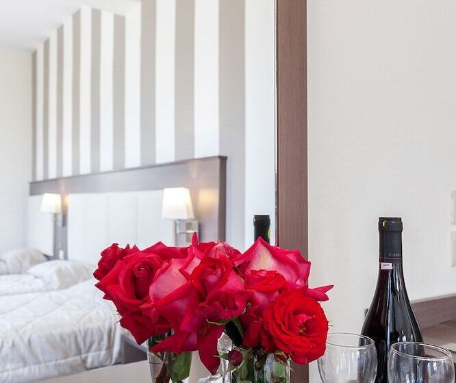 هتل Akti Fine Rooms