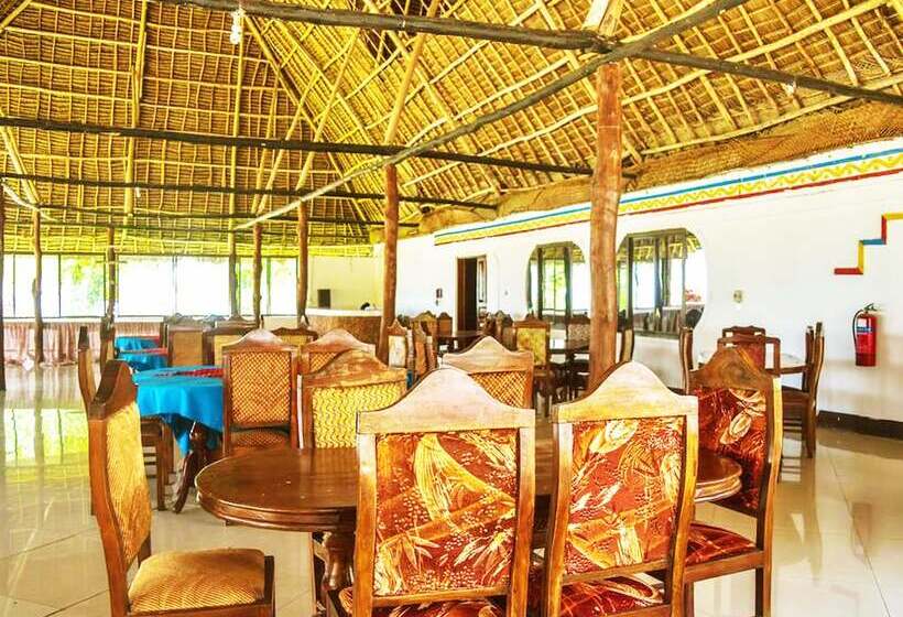 בית מלון כפרי Coconut Tree Village Beach Resort