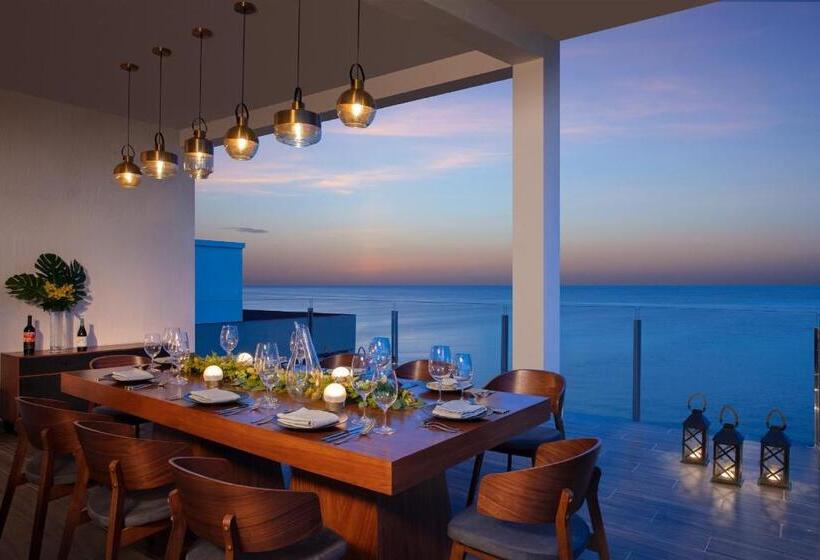 هتل Dreams Cozumel Cape Resort & Spa