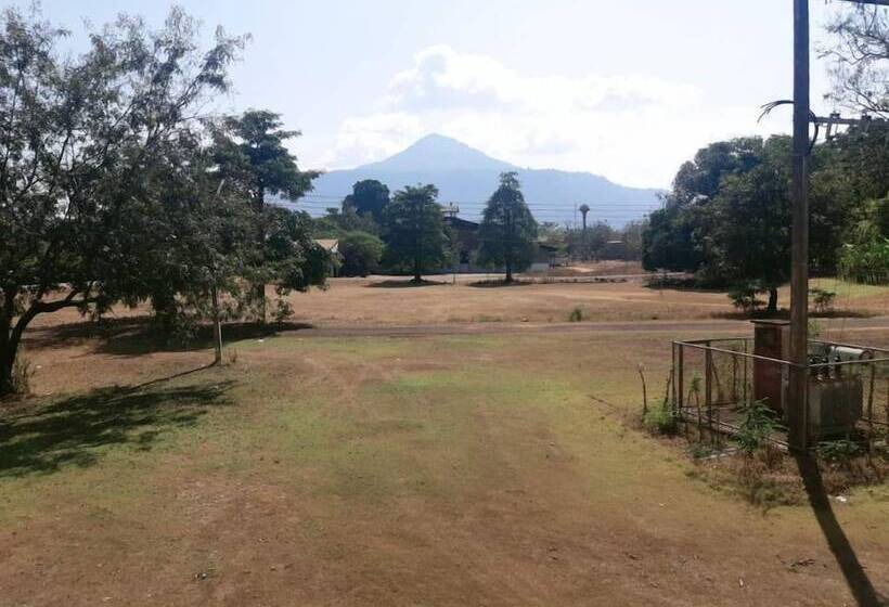 هتل Pakse Golf Resort