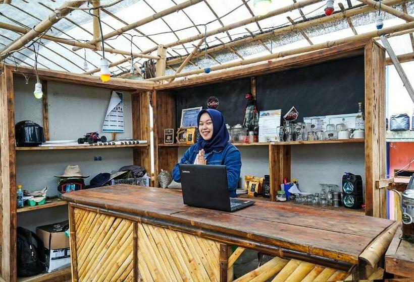 Отель Spot On 90914 Eco Tourism Desa Cipada Bukit Senyum Homestay