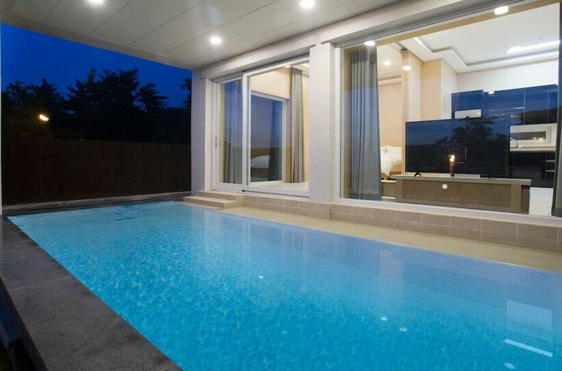 Отель The Mare Pool Villa Pension