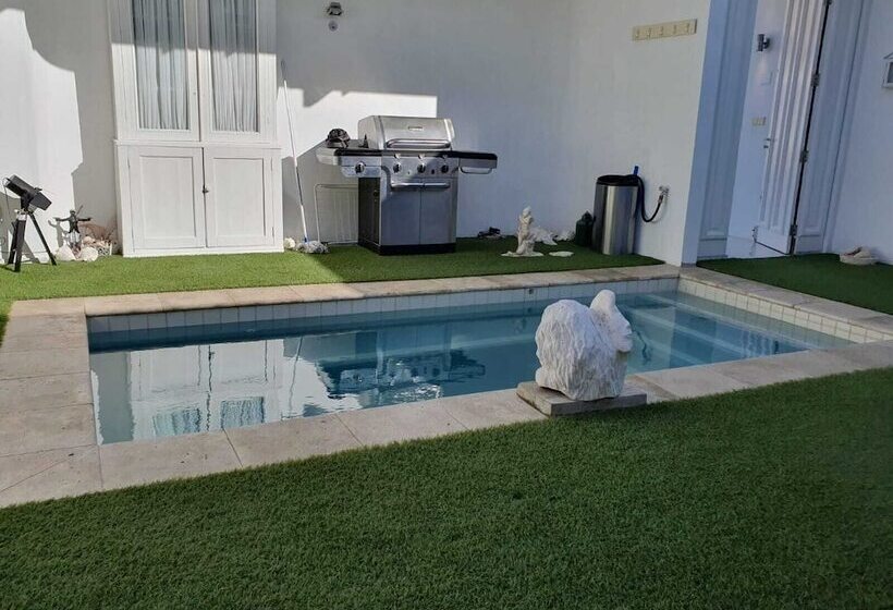 پانسیون B&b Curacao Nv