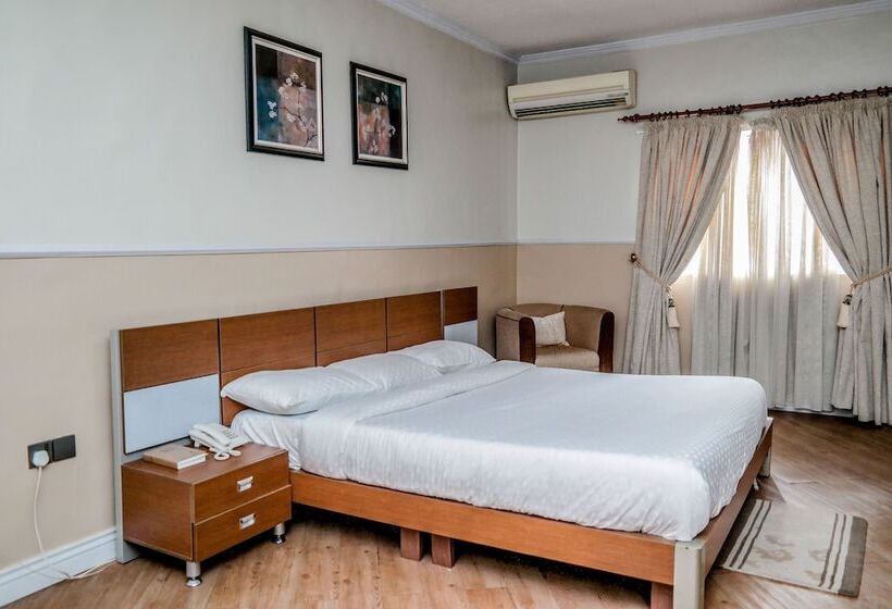 پانسیون Quiet Pools Inn And Residence