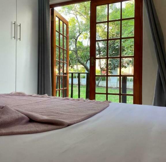 פנסיון The Brook Villa