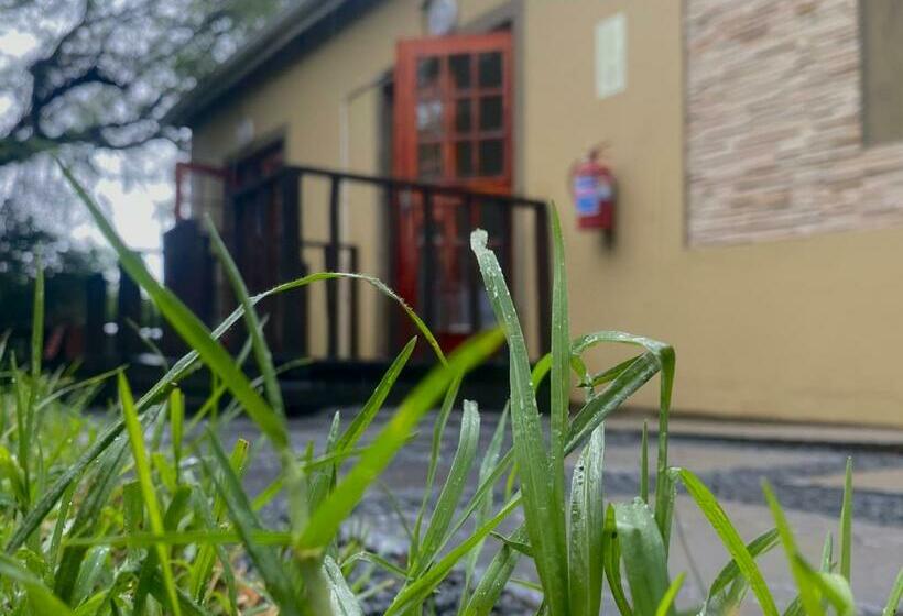 פנסיון The Brook Villa