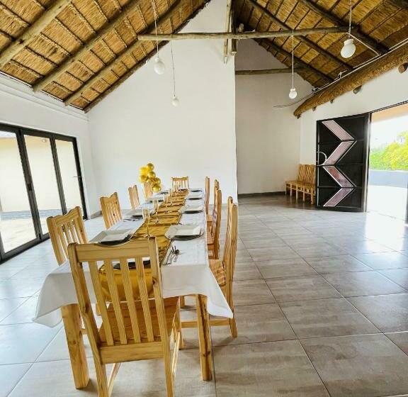 בית מלון כפרי Hinterland Lodge