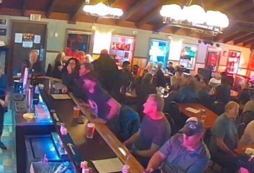 Отель Lakeshore Lodge