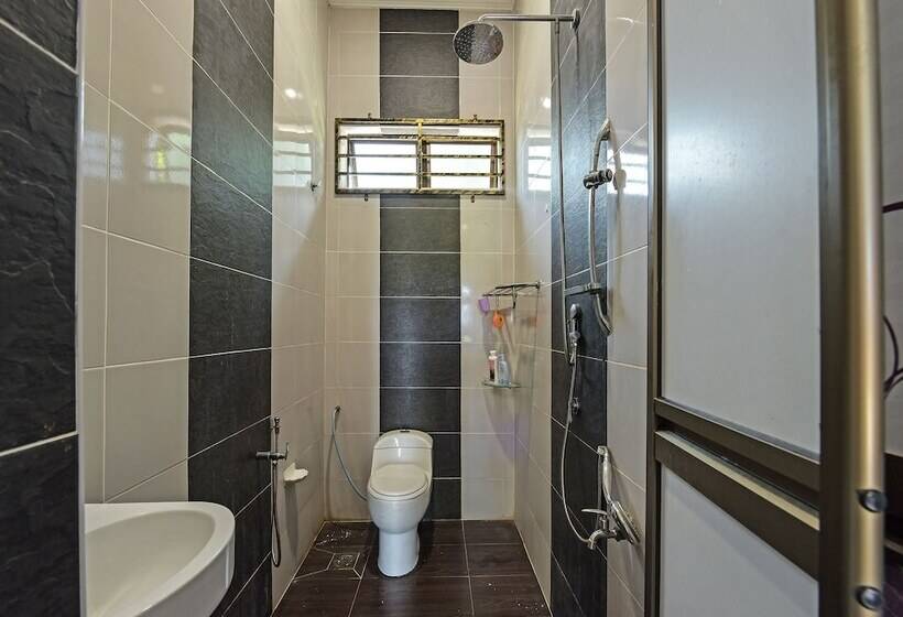 فندق Oyo 90448 Nurbayu Guest House