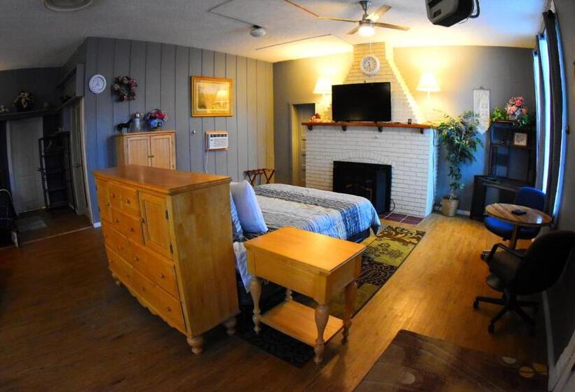 酒店 Salmon River Inn